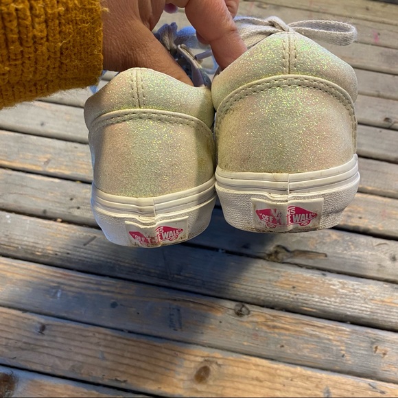 uv activated glitter vans